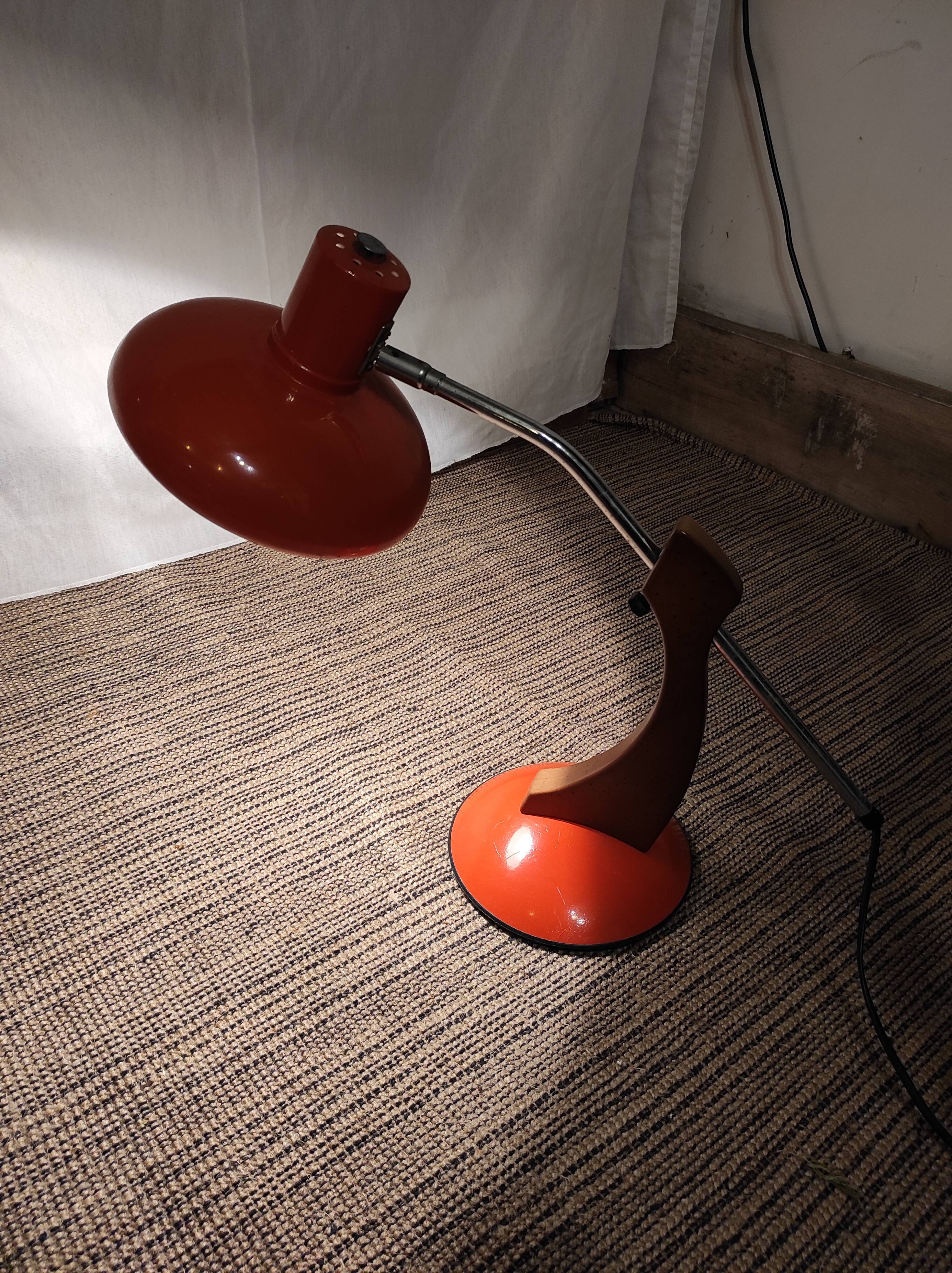 Desk lamp design 1970