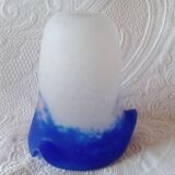 Signé degué - tulipe en verre marmoréen blanc et bleu roy