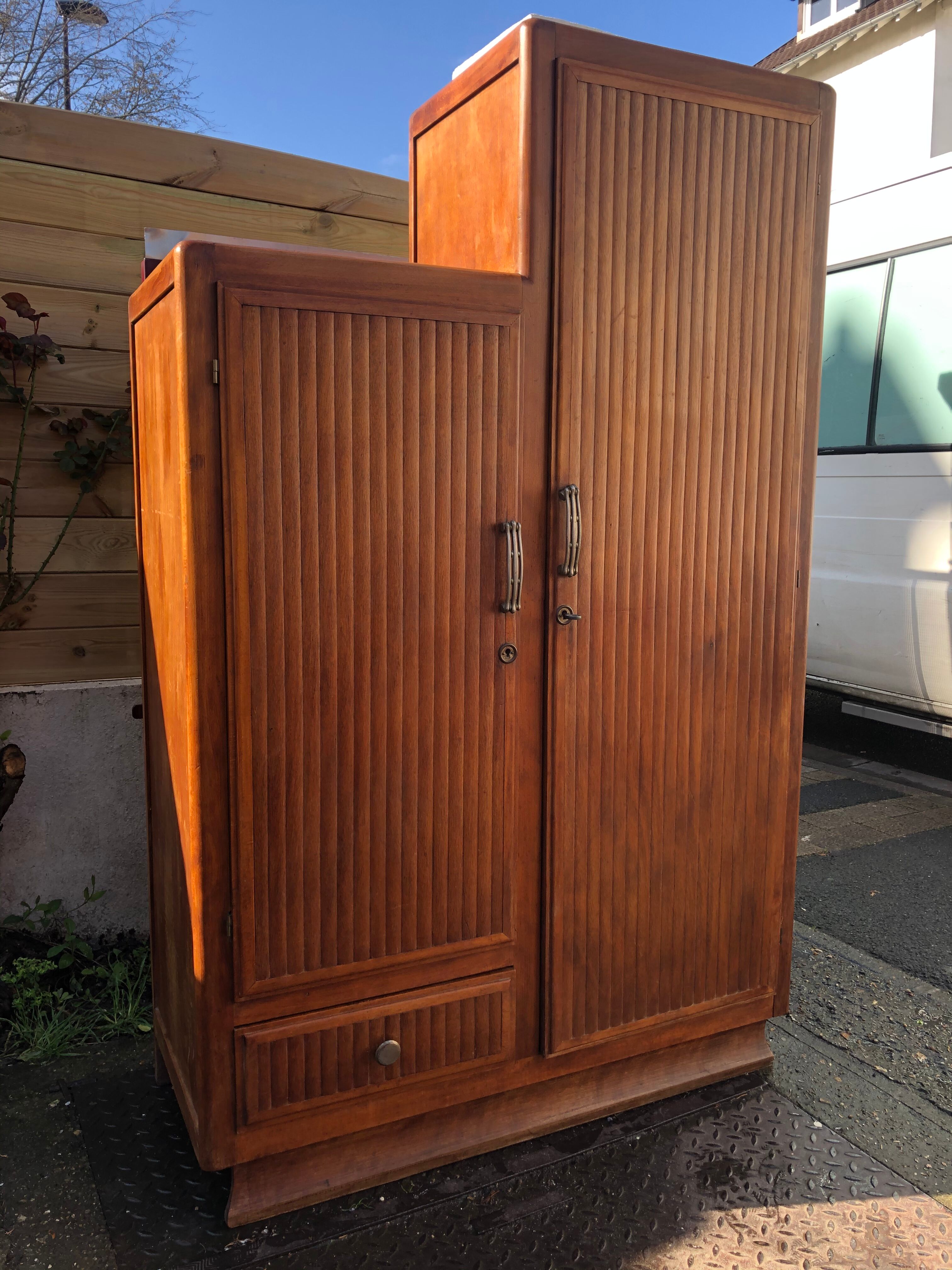 Asymmetrical cabinet