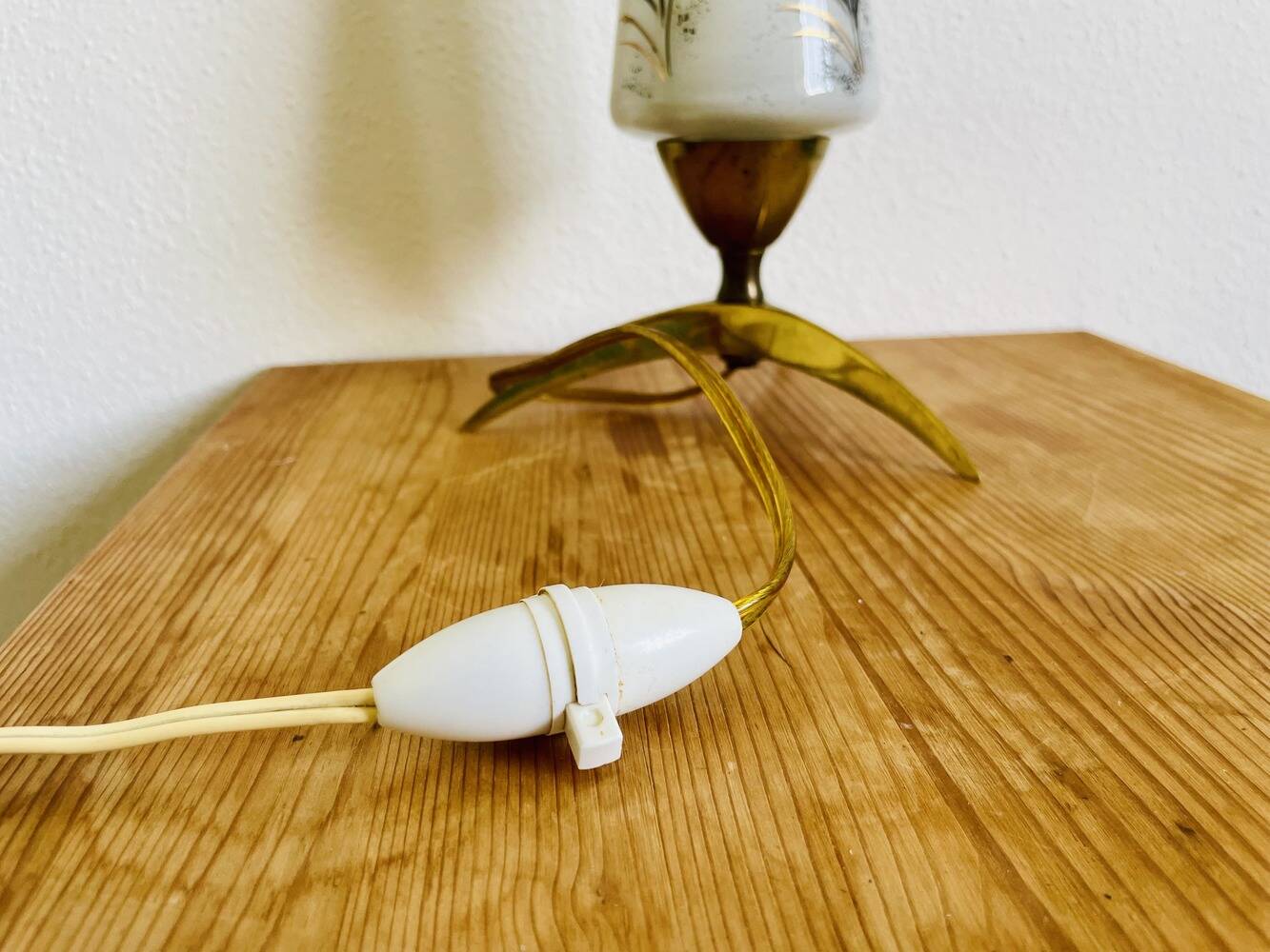 Space Age 1950s brass tripod table lamp