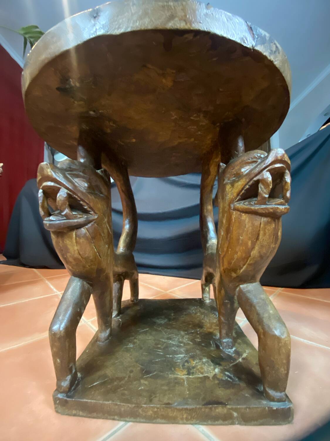 African tribal ensemble of 4 pieces of furniture for dignitaries of the Kingdom of Dahomey, Benin.