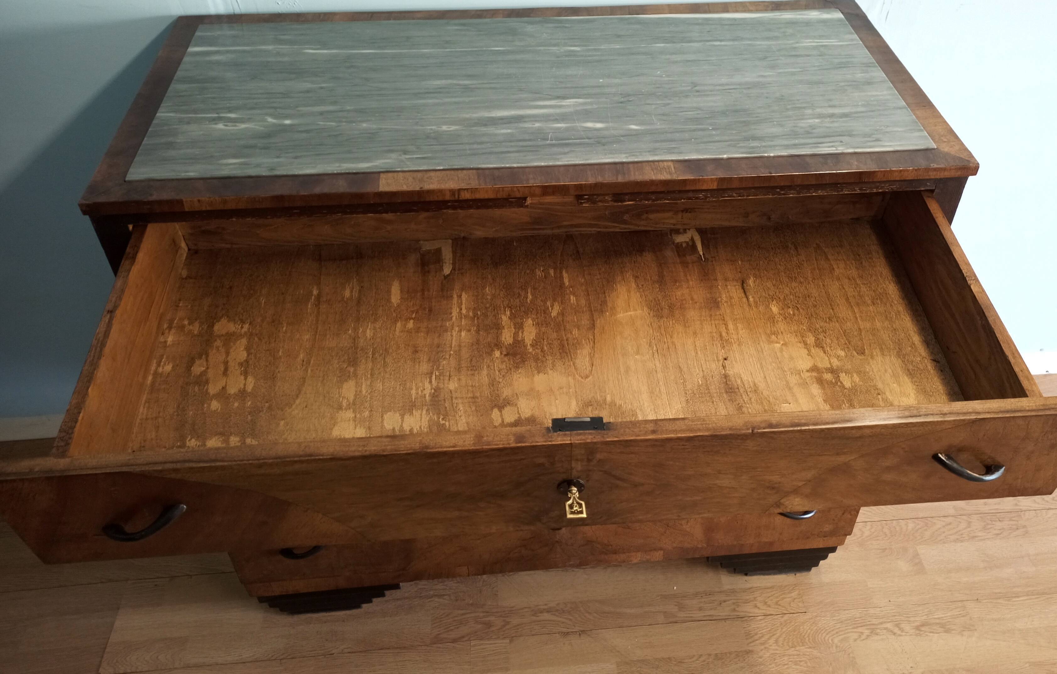 Commode art déco en noyer