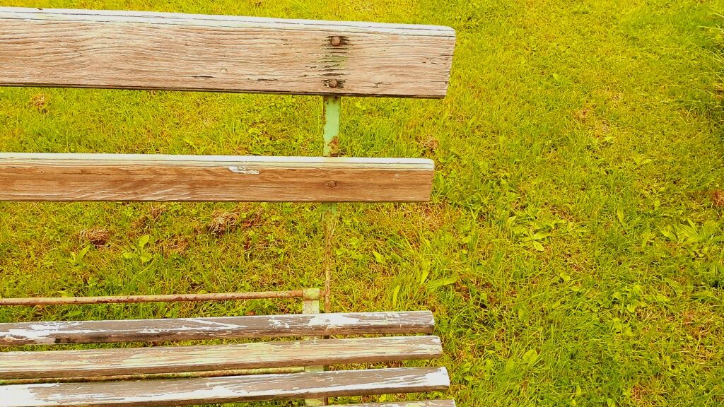 Folding garden bench