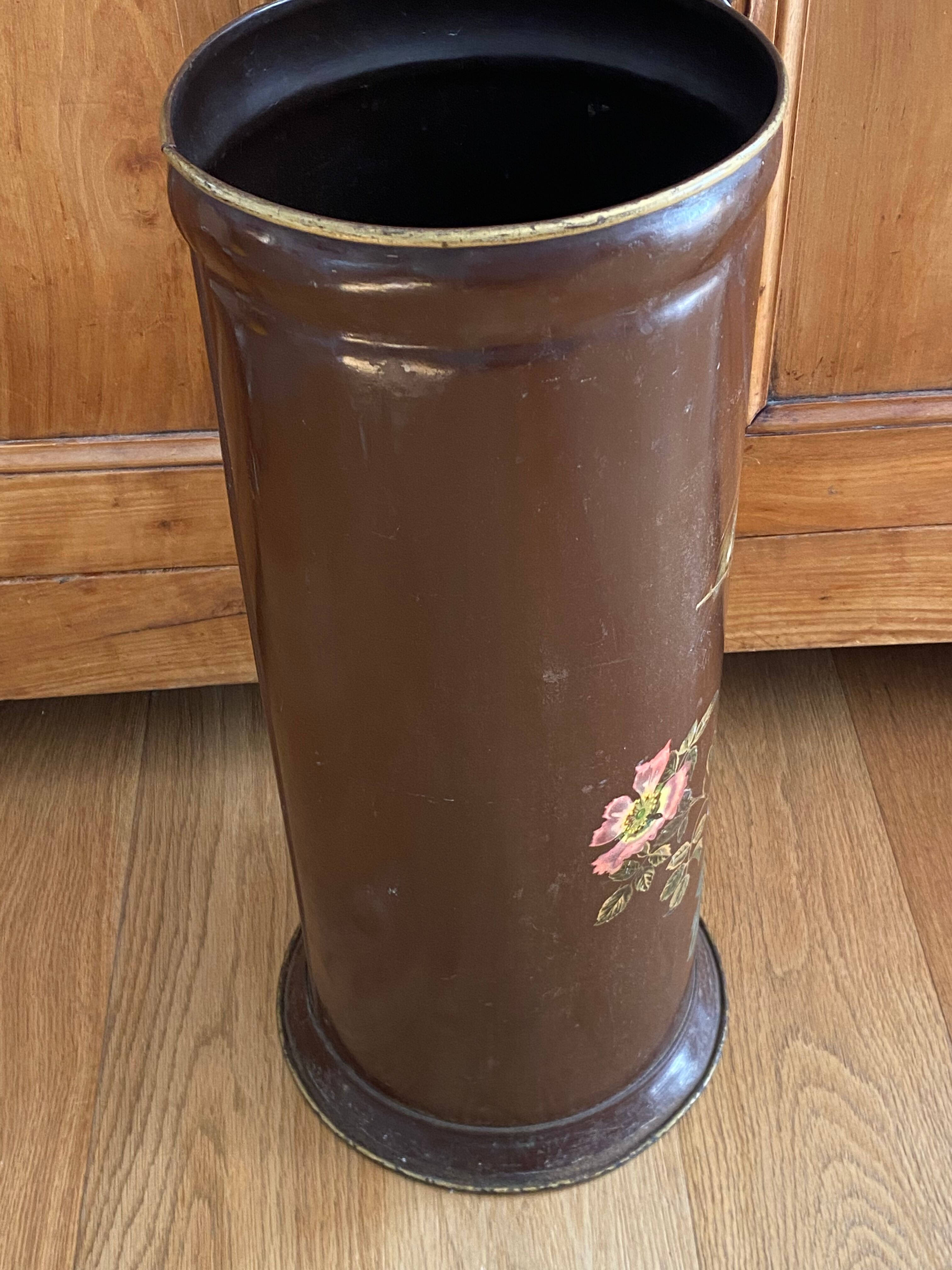 Napoleon III painted sheet metal umbrella holder