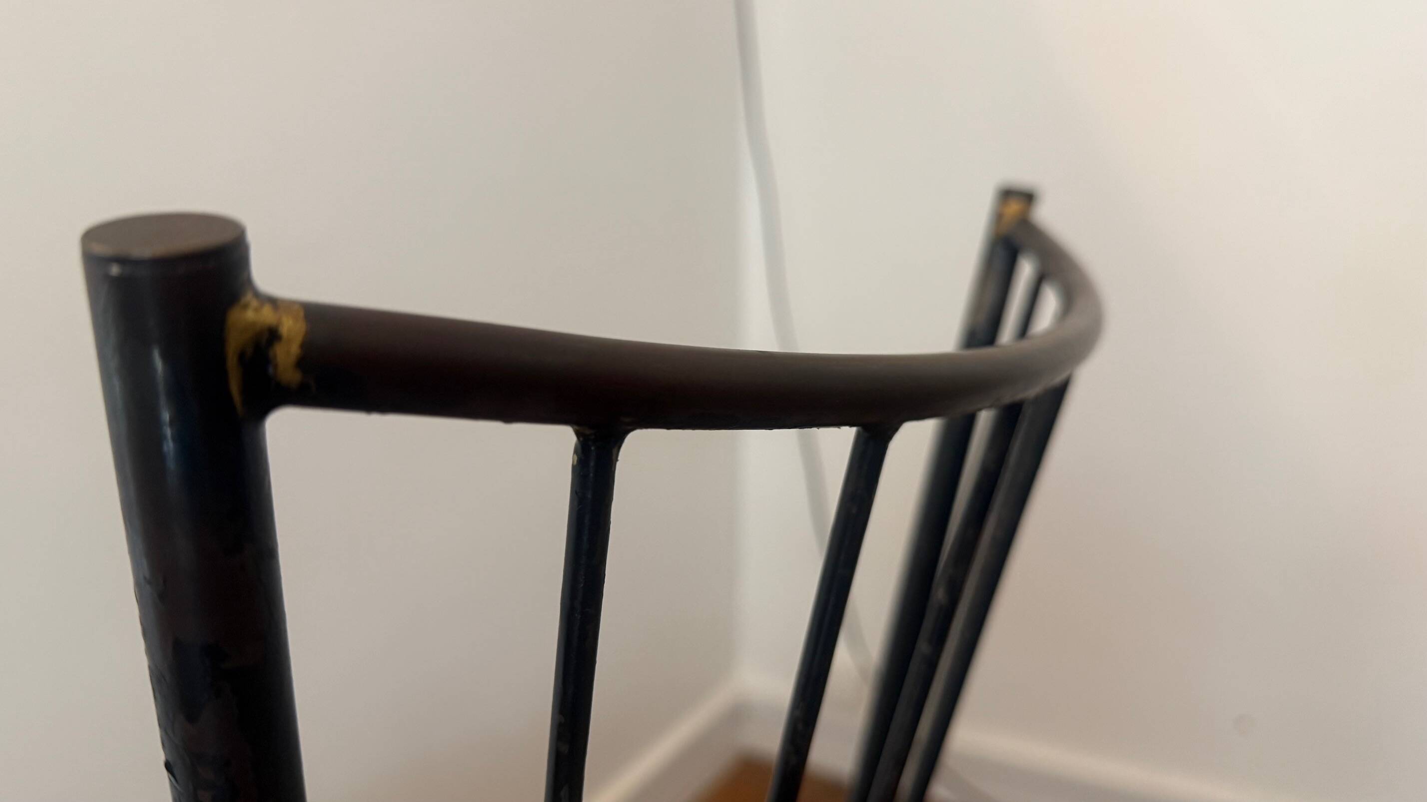 Set of 4 iron chairs