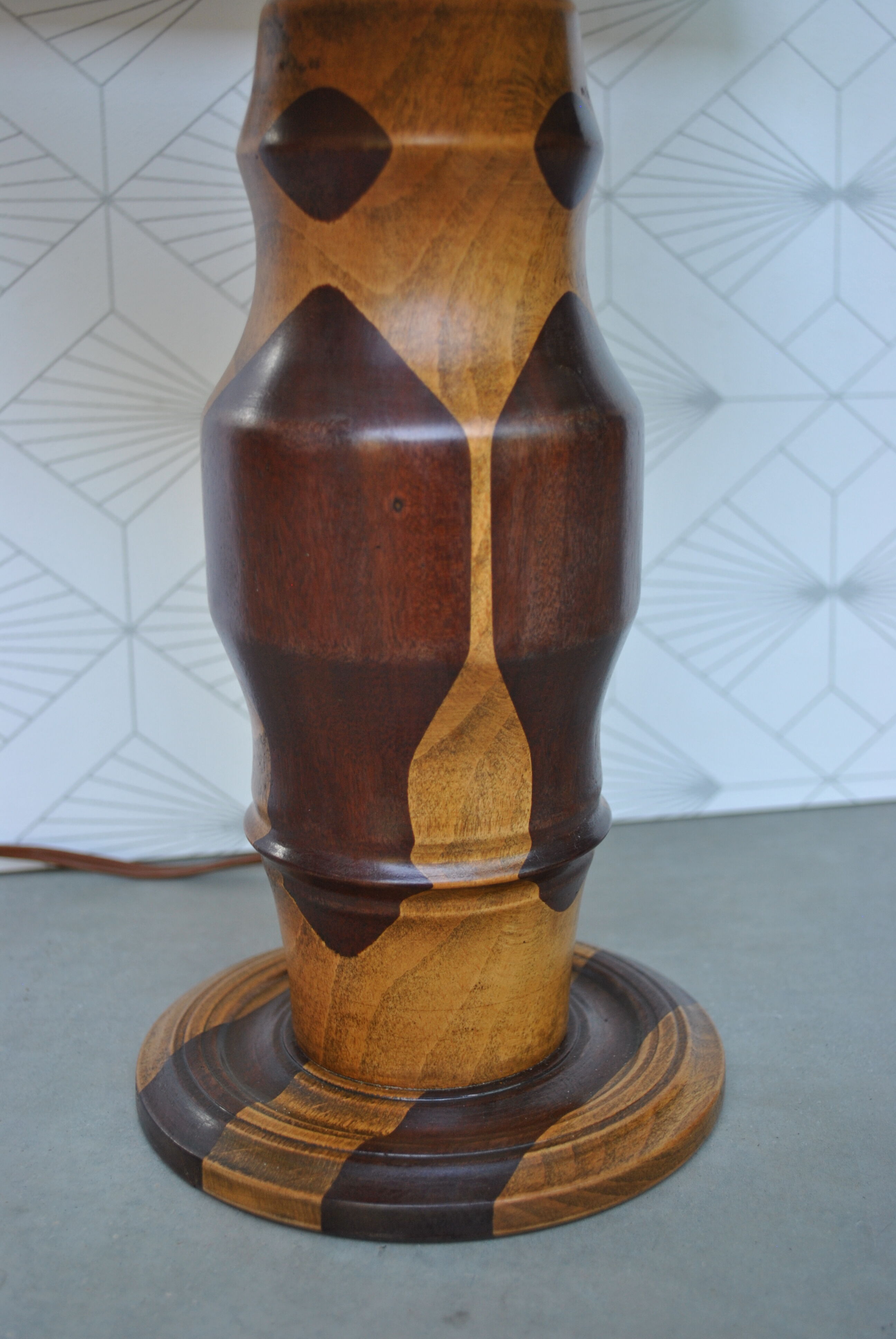 Scandinavian lamp in teck 1970