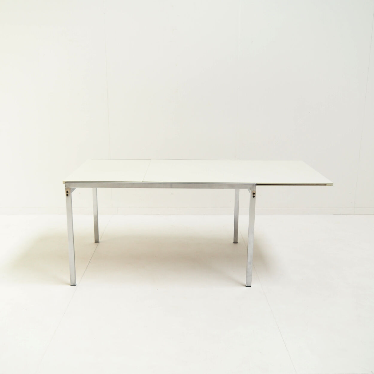 TU30 extandable table with 2 matching chairs by Cees Braakman for Pastoe