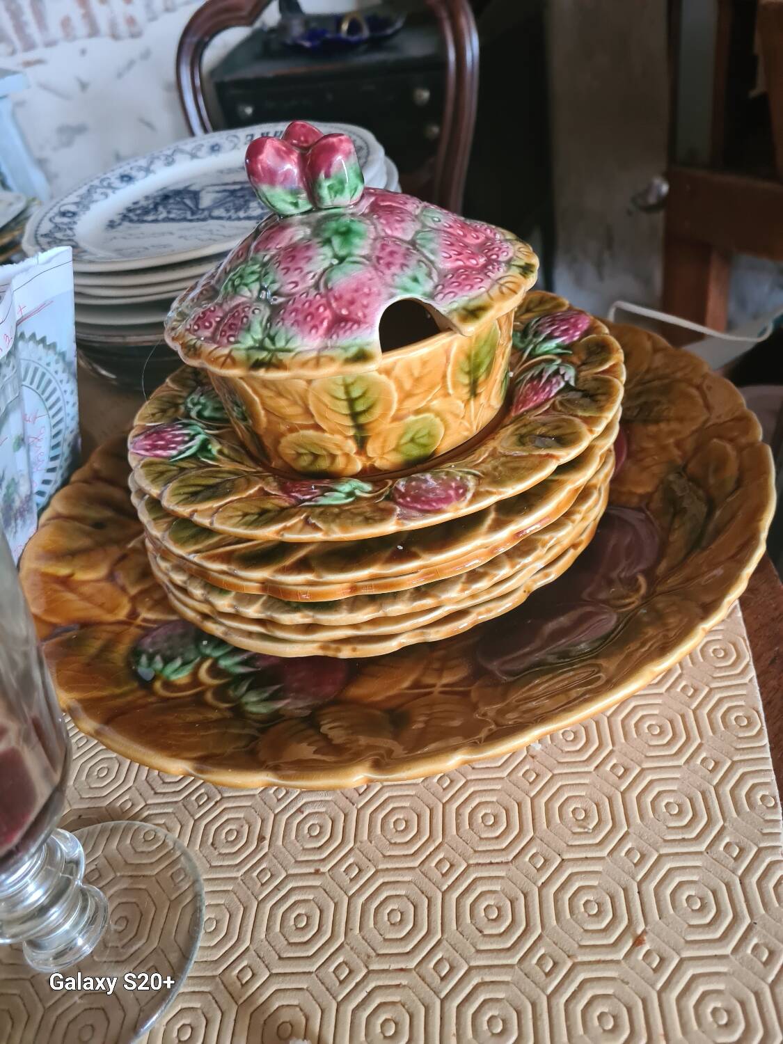 Dessert service in earthenware