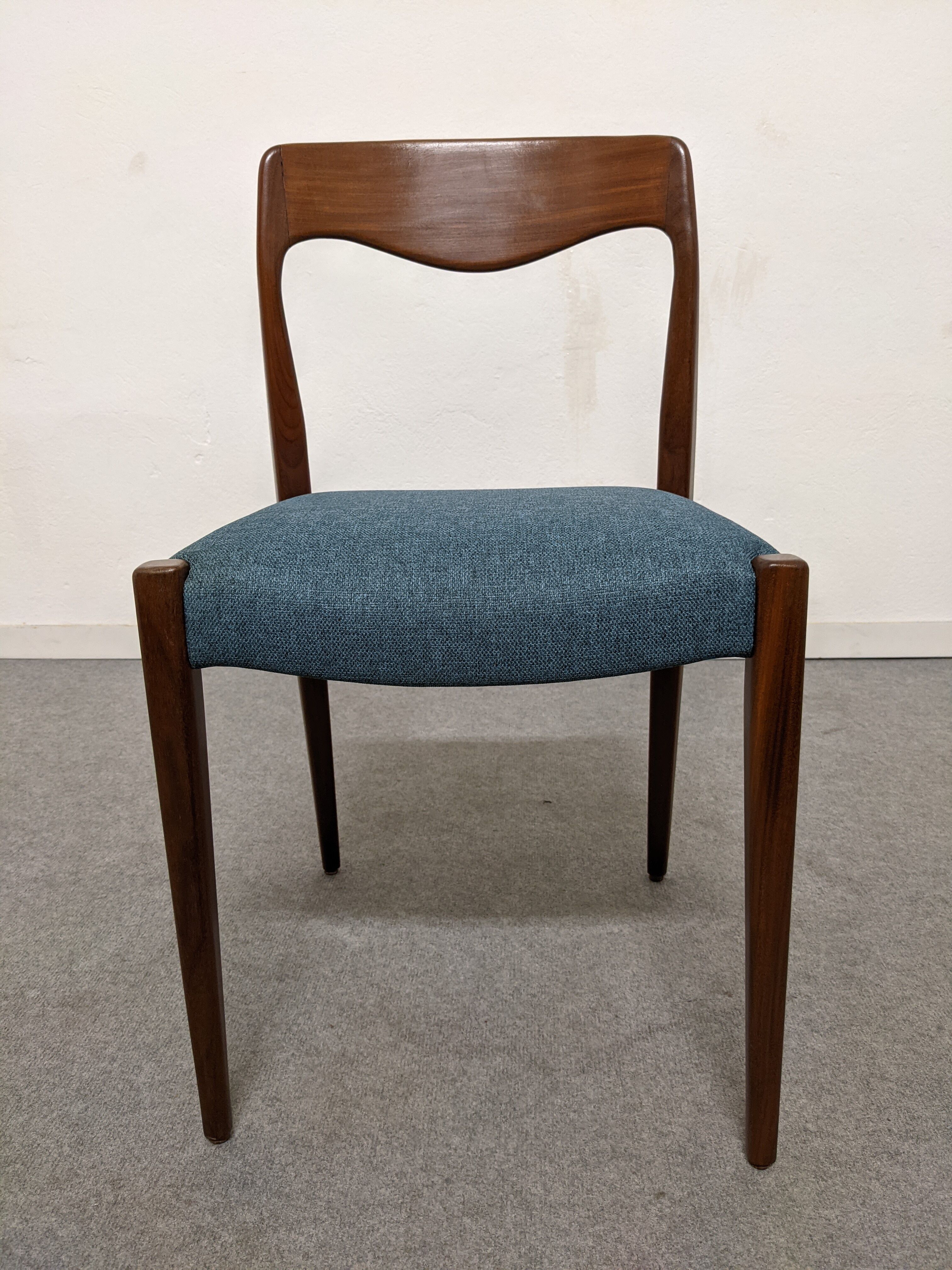 Set of 6 Danish teak chairs from the 60s/70s