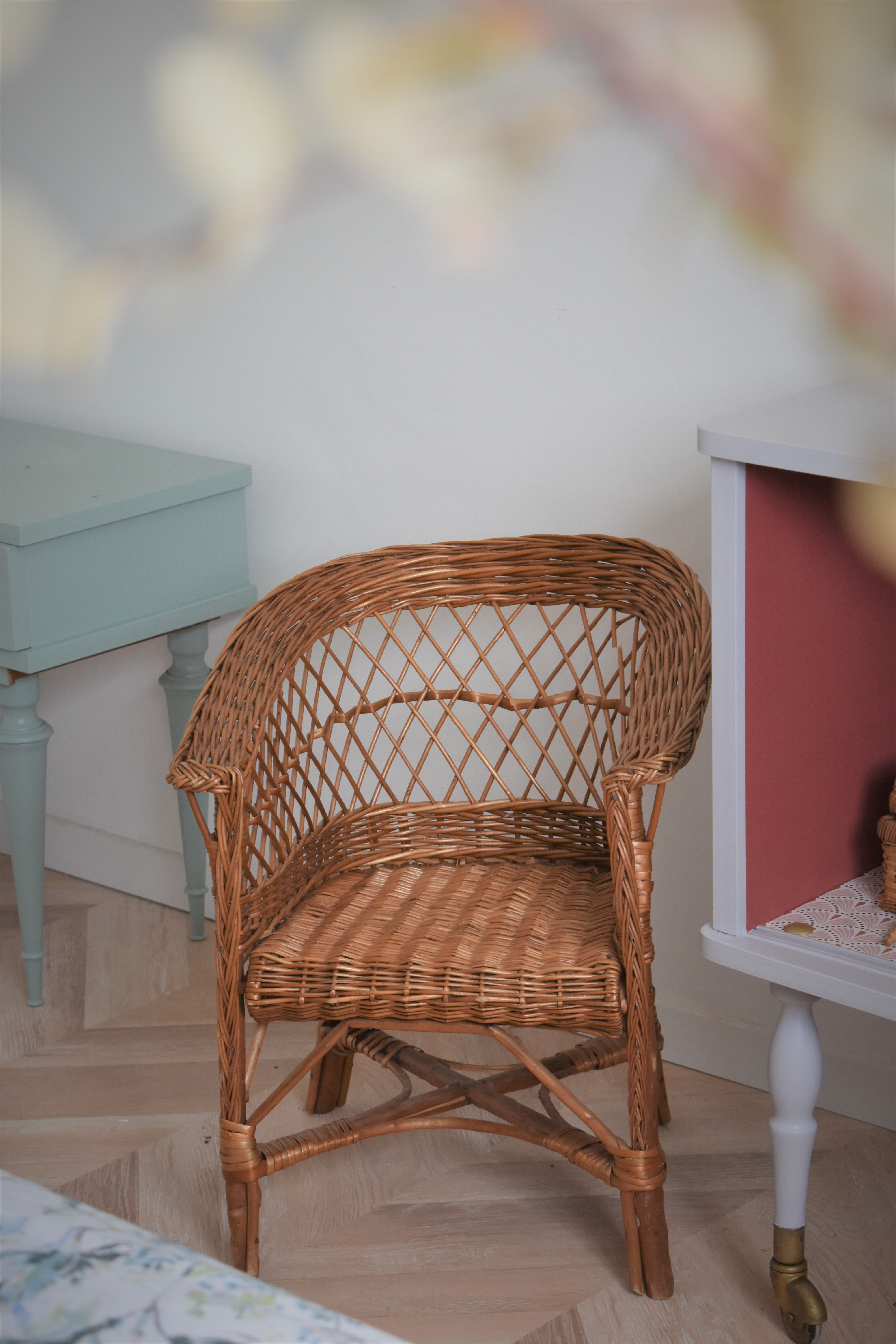 Fauteuil en osier pour enfant