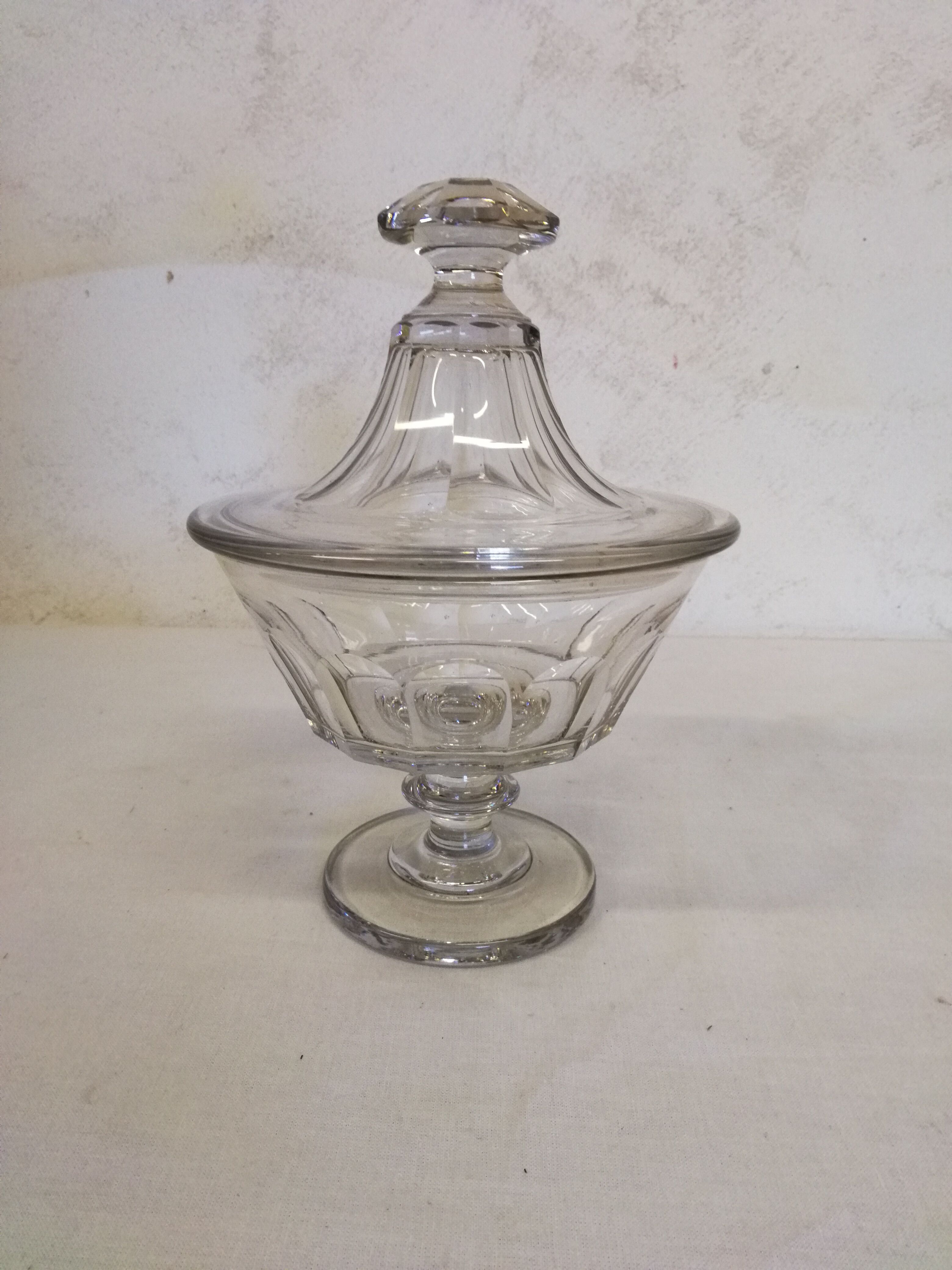 Old crystal drapeoir