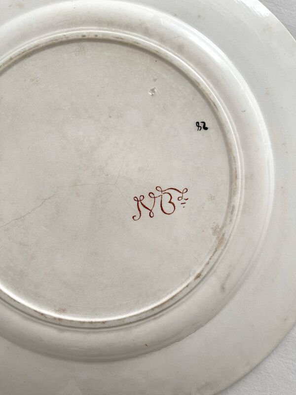 Plat rond terre de fer polychrome ''Nella'' Jules Vieillard Bordeaux