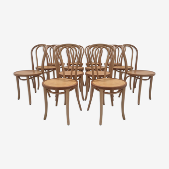 Lot of 14 curved wooden bistro chairs