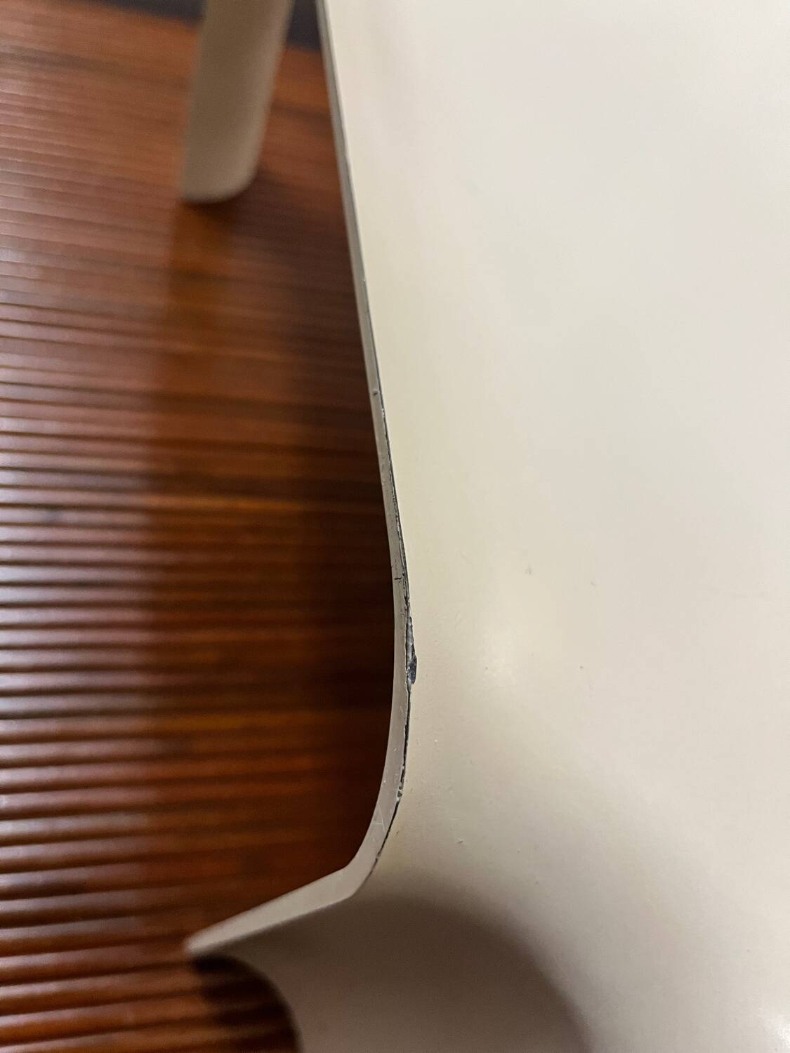 Table d’appoint Pierre Paulin pour Artifort – Modèle T877 – Blanc