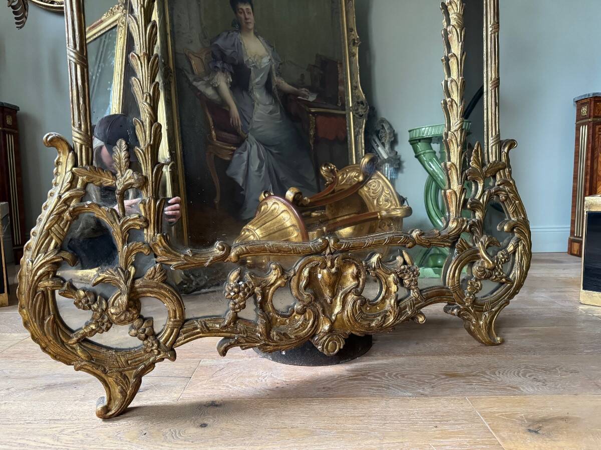 Miroir de style Louis XV en bois doré d’époque Napoléon III