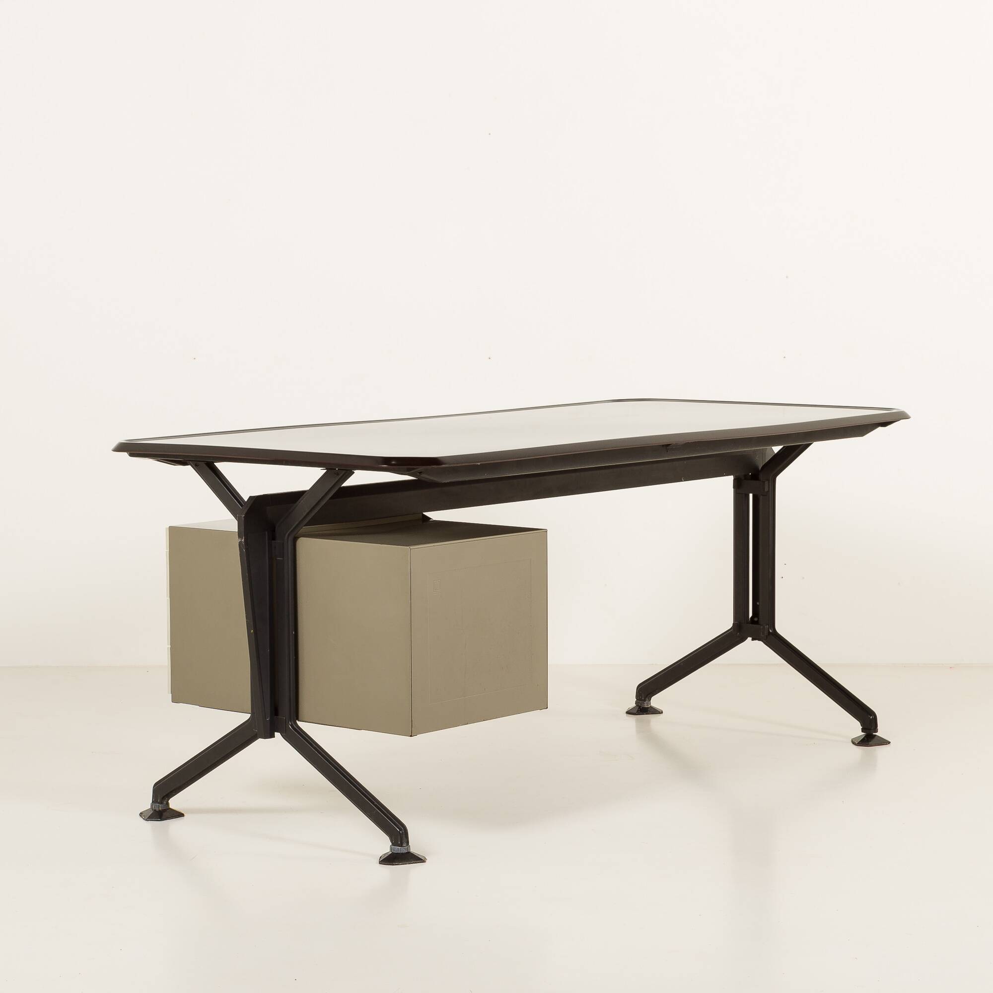 Bureau Olivetti XL des années 1970, Italie
