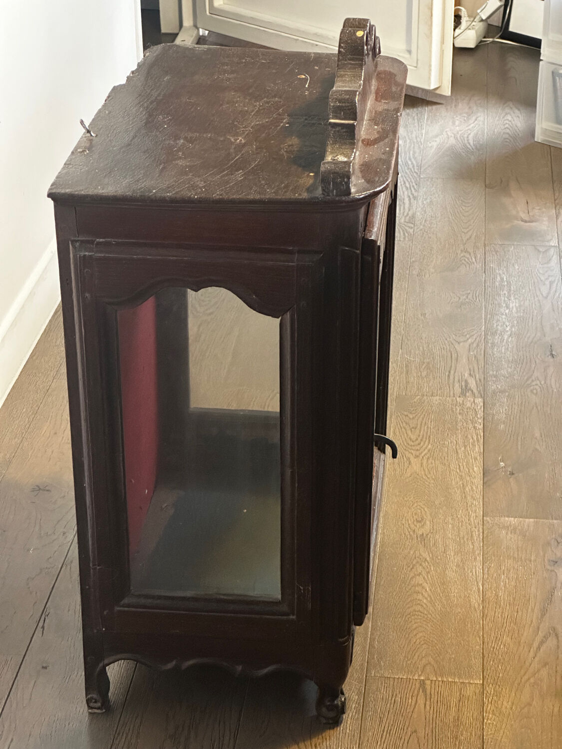 Antique display cabinet in carved wood – Louis XV style – 19th century