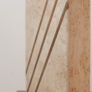 Lampe de table en travertin