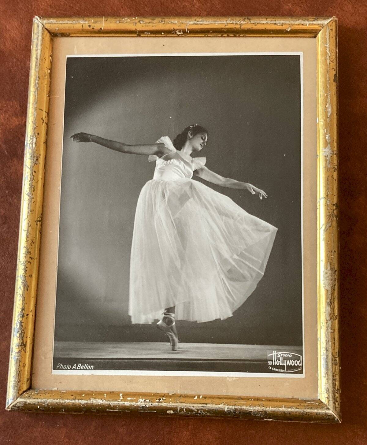 Framed photograph - gold frame - Ballerina, 1950s - Photo A. Bellon, Marseille