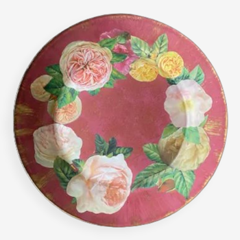 Assiette plate à motifs de roses de Béatrice Sastre