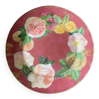 Flat plate with rose patterns by Béatrice Sastre