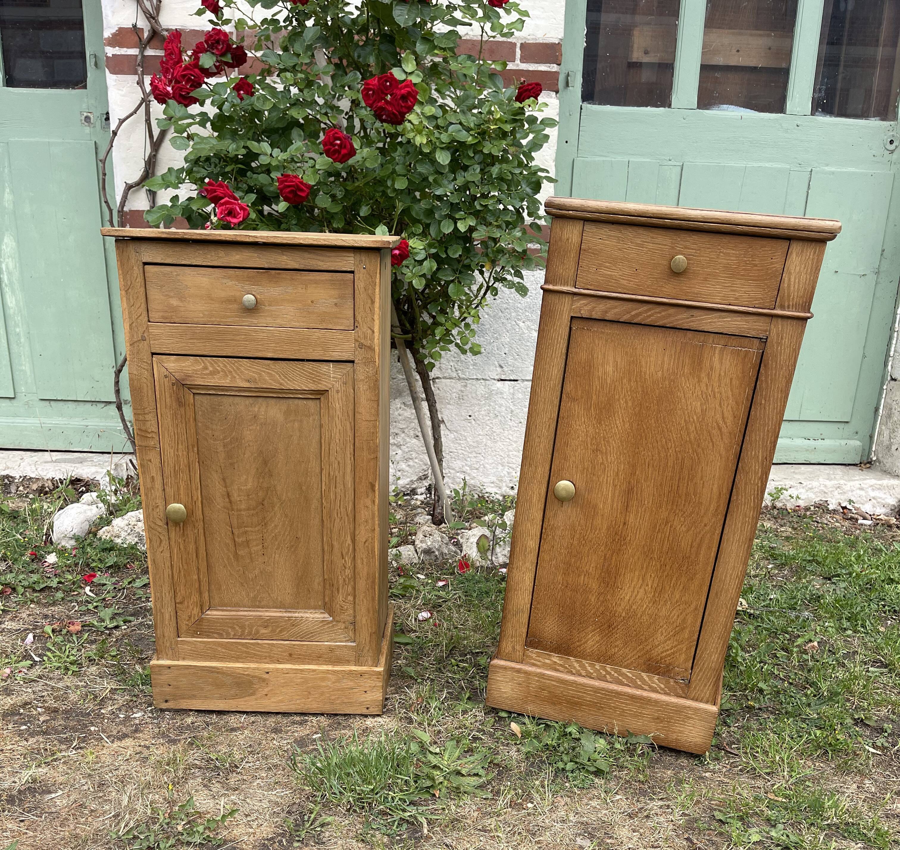 Duo of bedsides of the 50s