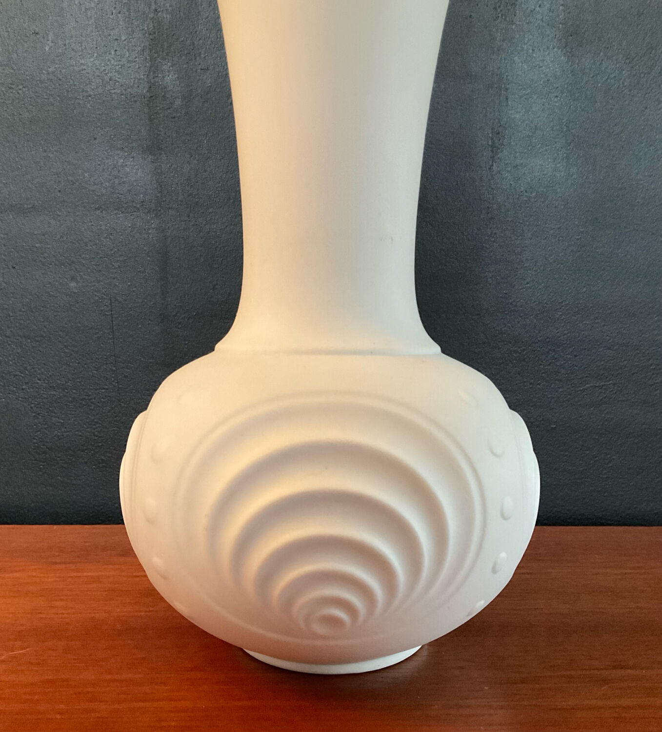 Seltmans Op Art vase Germany in biscuit porcelain from the 1960s.