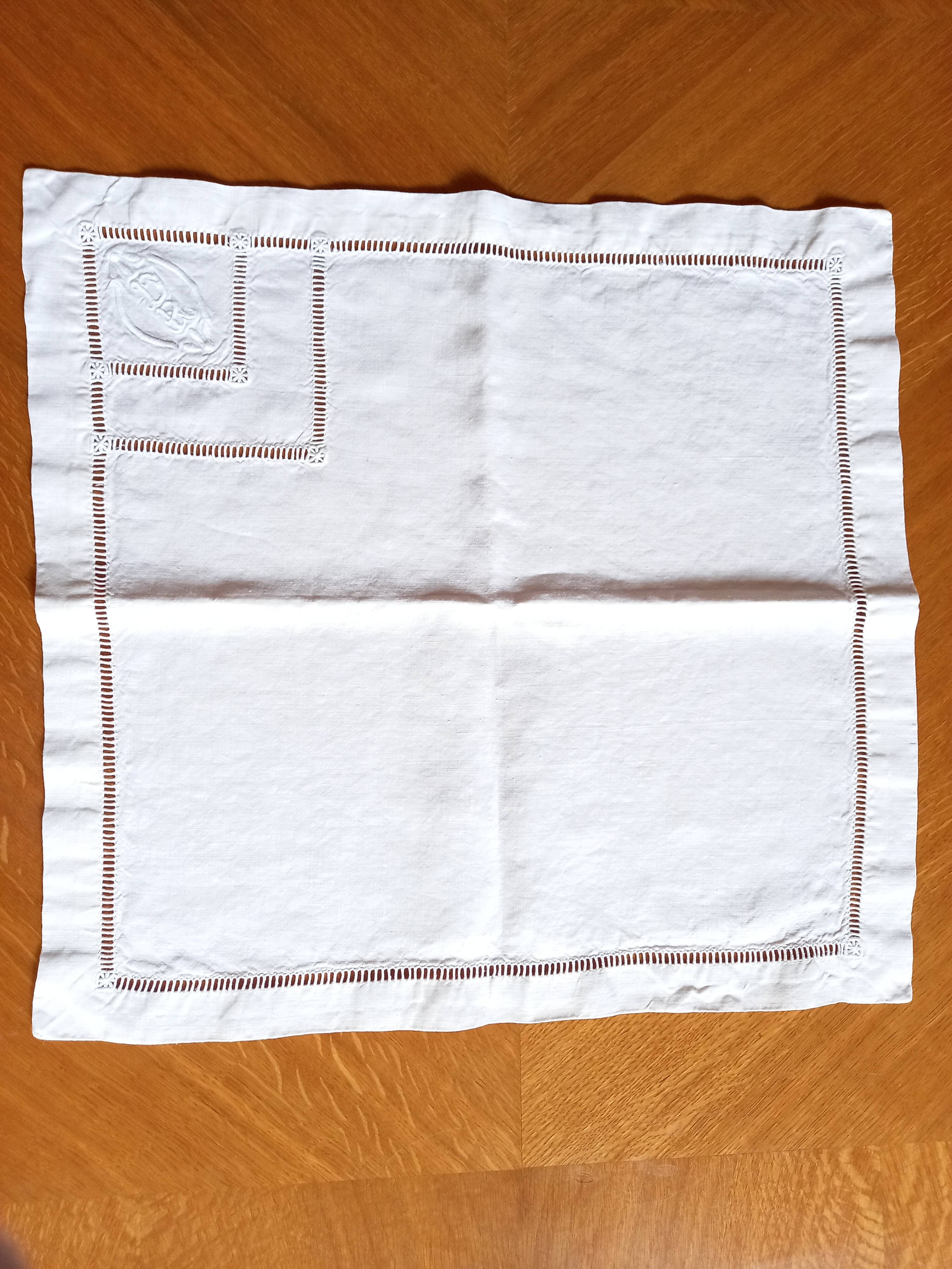 DR monogrammed embroidered napkin
