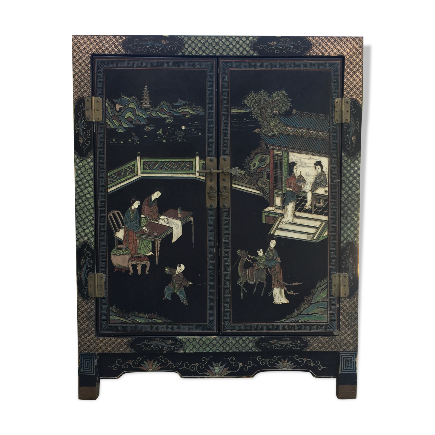 Cabinet / buffet / low laskboard cabinet of Coromandel China nineteenth century