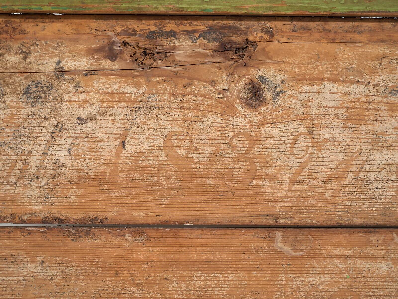 Antique chest with green patina (Year 1839)