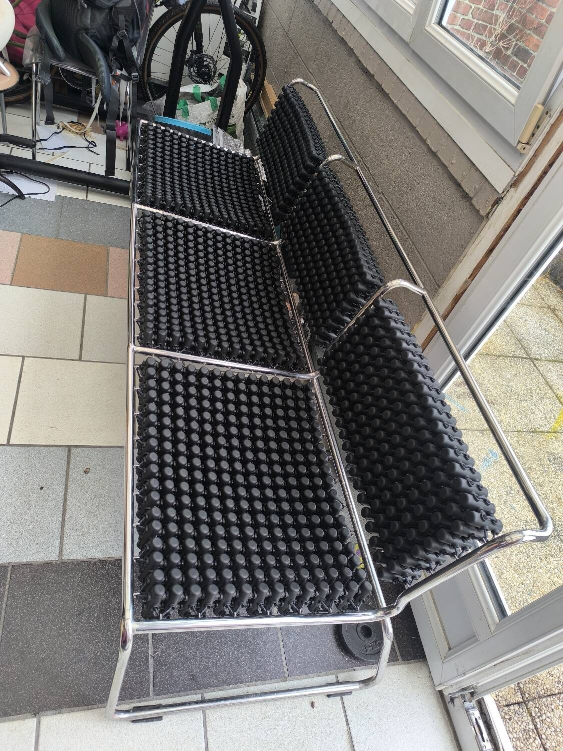 Three-seater bench Accupunto Yos & Leonard Theosabrata