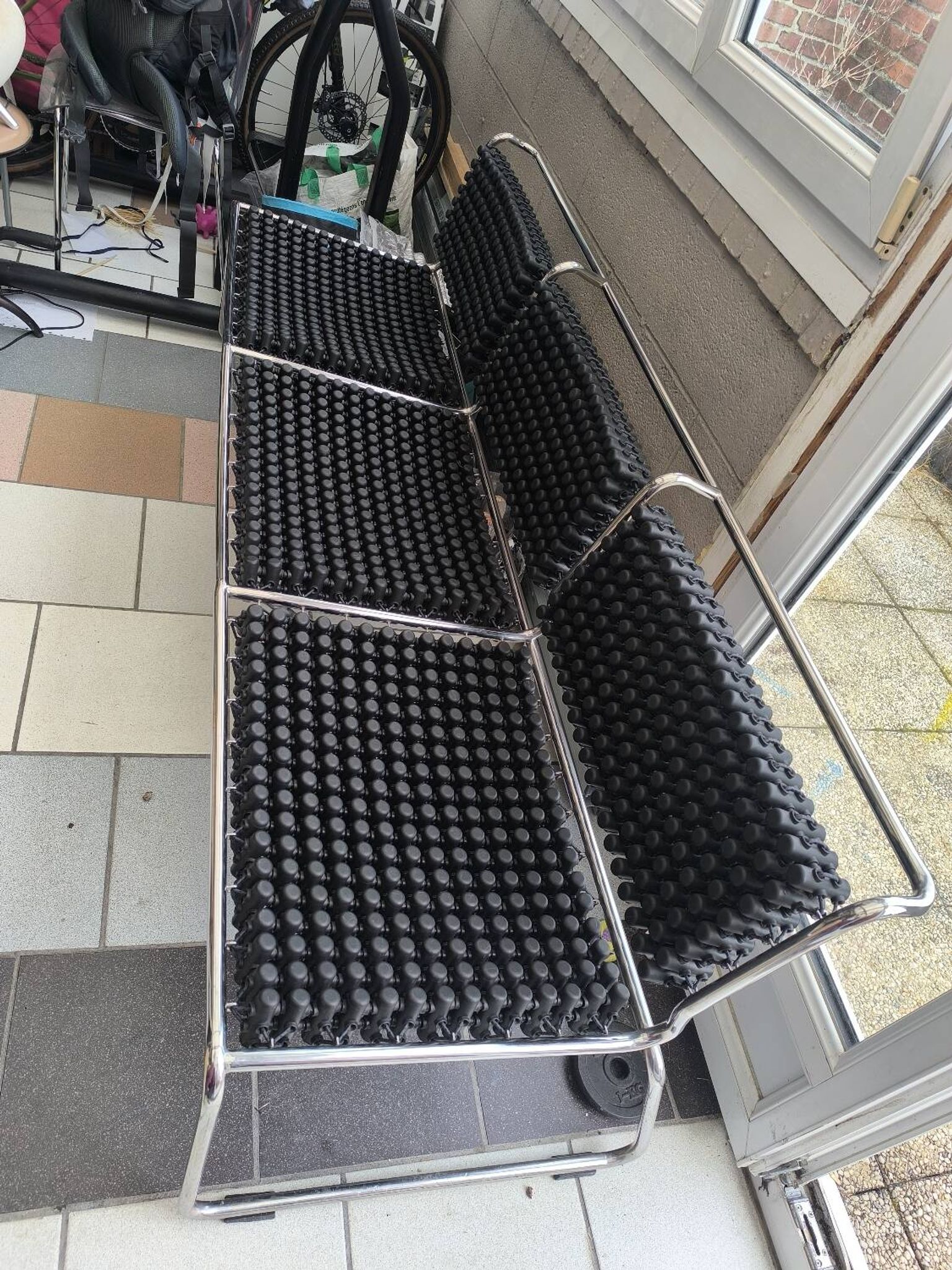 Three-seater bench Accupunto Yos & Leonard Theosabrata