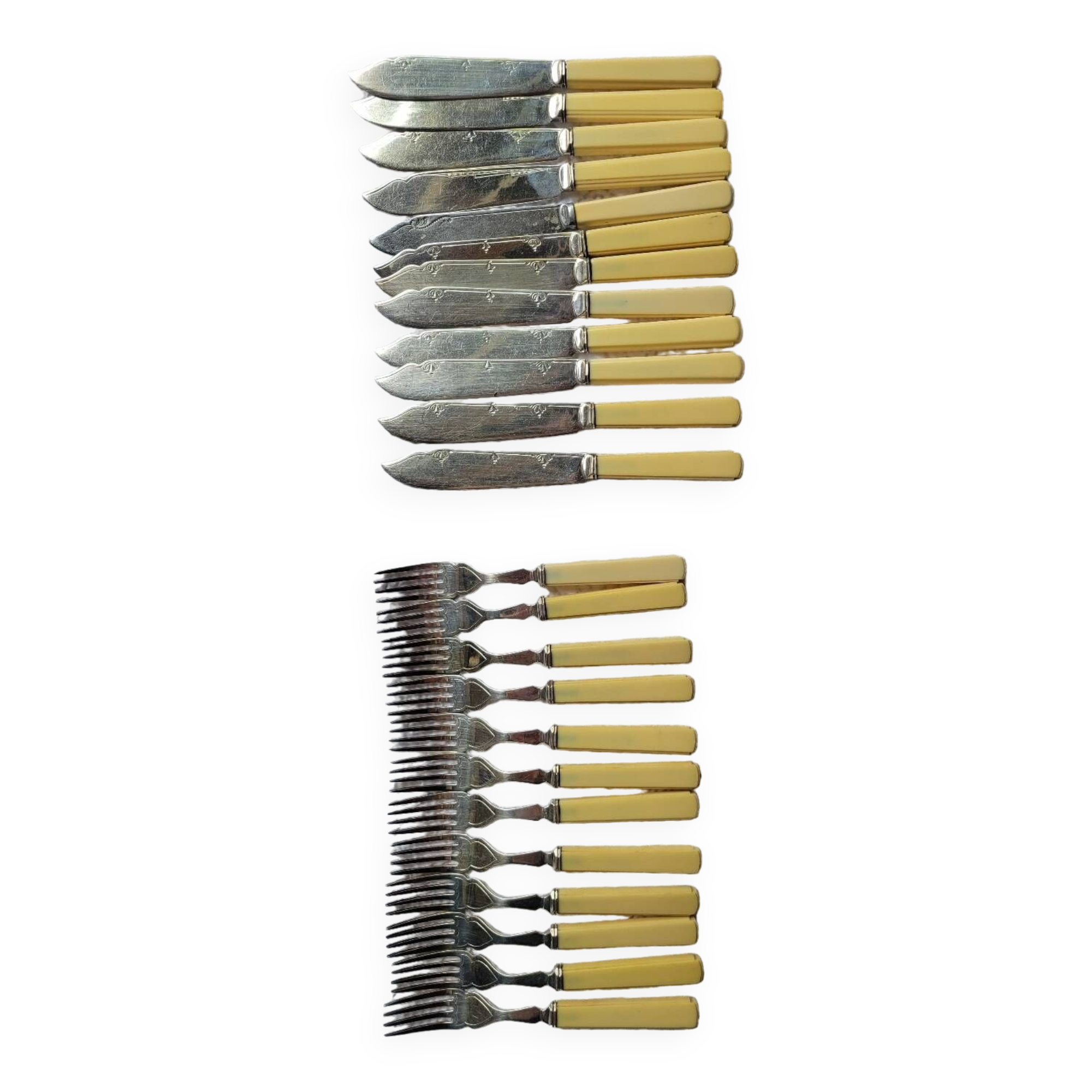 Old fish service for 12 people