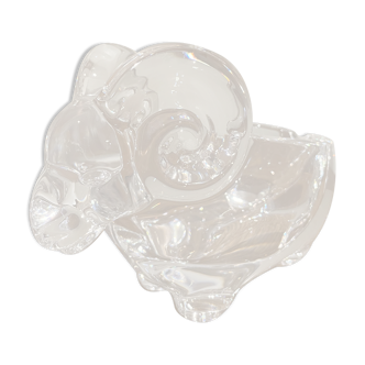 Crystal ashtray ram