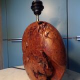 Lamp in elm or thuja wood.