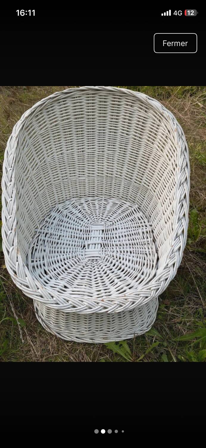 Child's armchair in white rattan, excellent condition, vintage.
