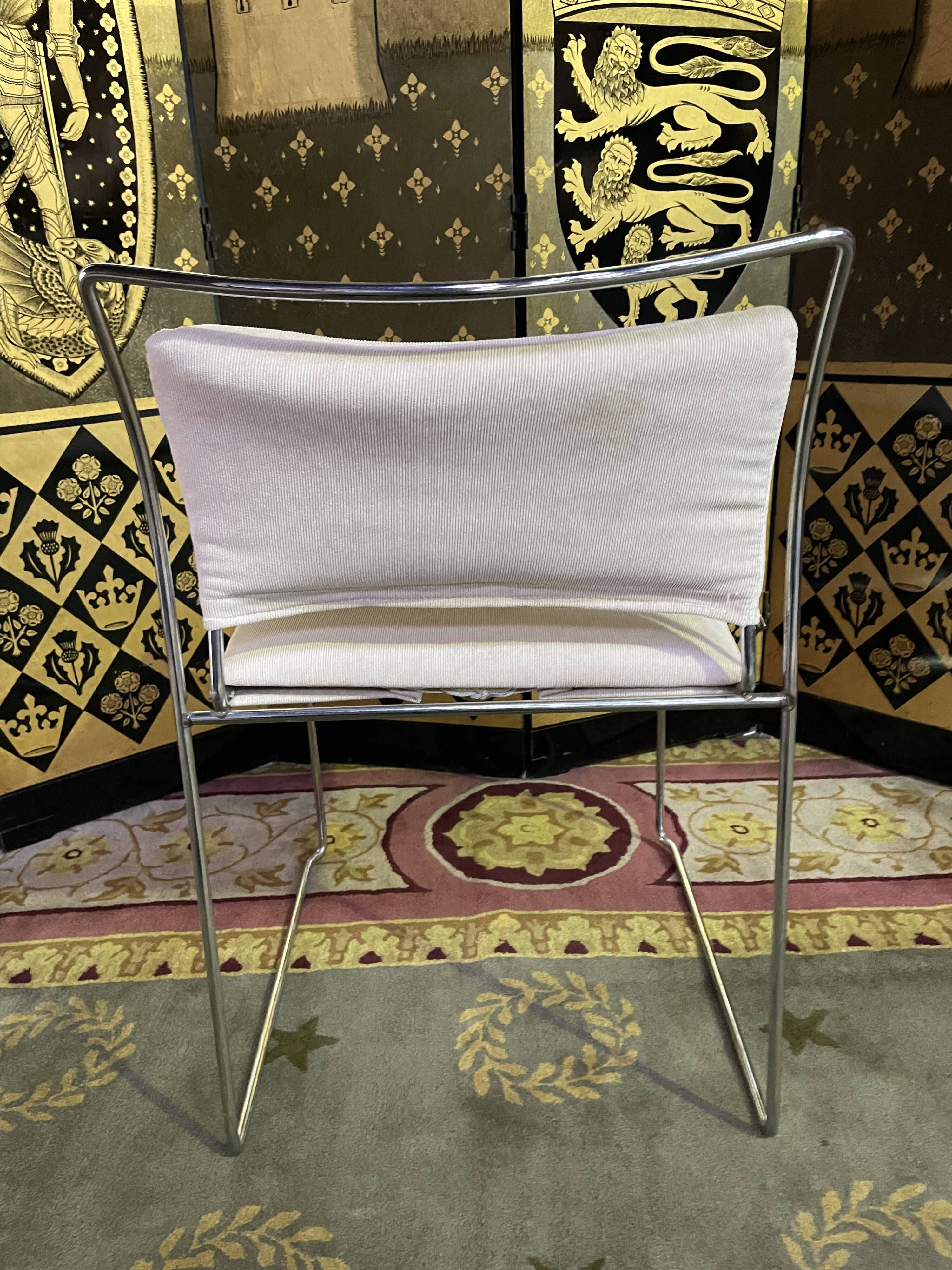 8 1970 chairs in chromed metal "made an Italy" restored