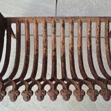 Cast iron log holder