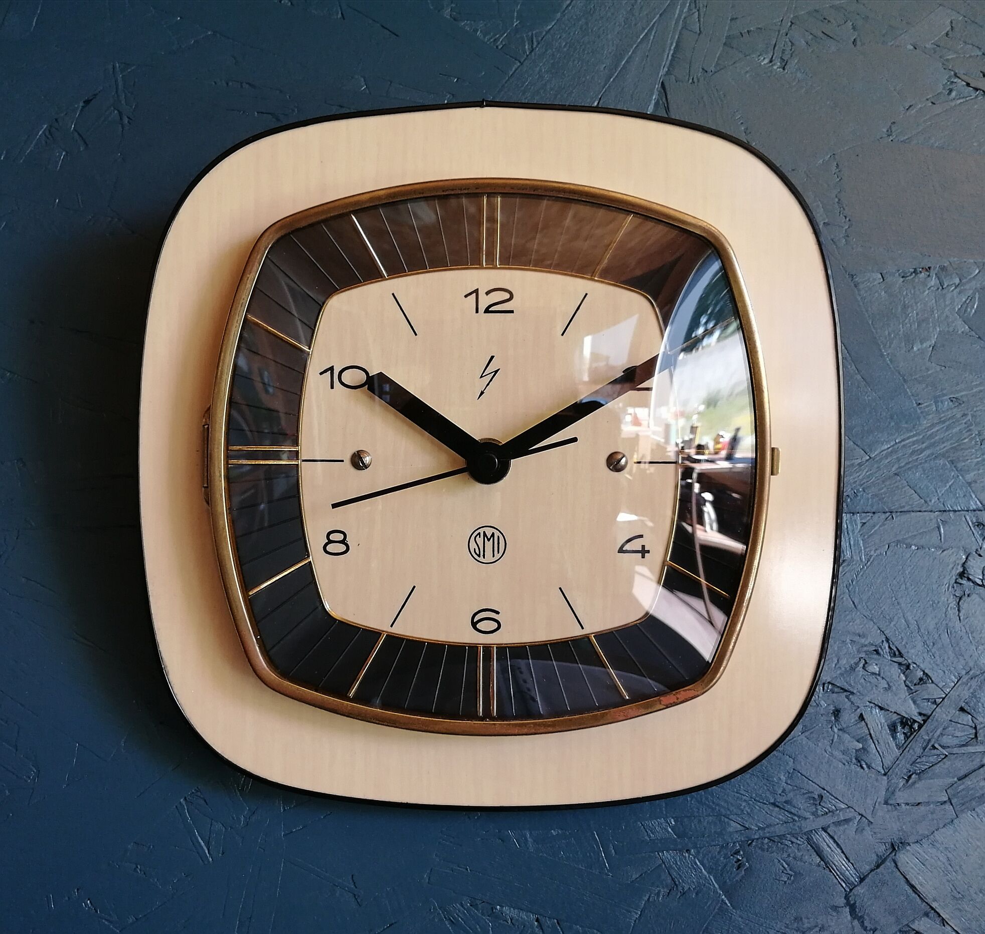 Vintage clock wall clock silent square "SMI Beige Black"