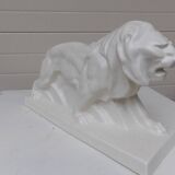 Cracked ceramic lion