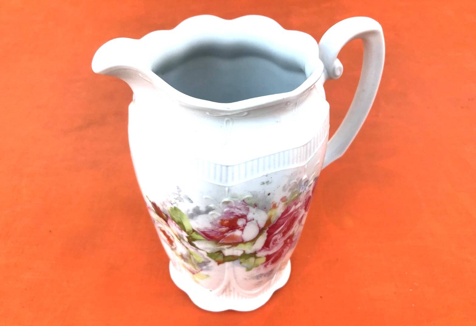 1900s Large model jug White porcelain with floral decoration