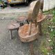 Ensemble tabouret et chaises brutaliste