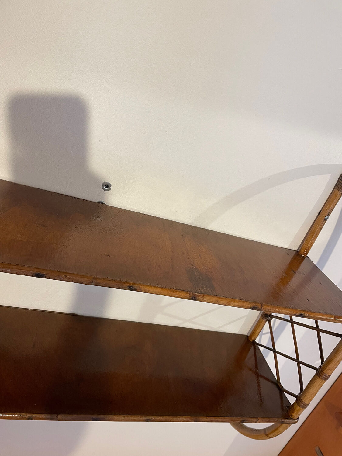 Étagère en rotin vintage