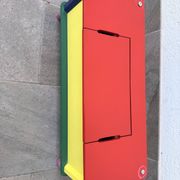 Banc-coffre années 80 Pierre Sala crayons