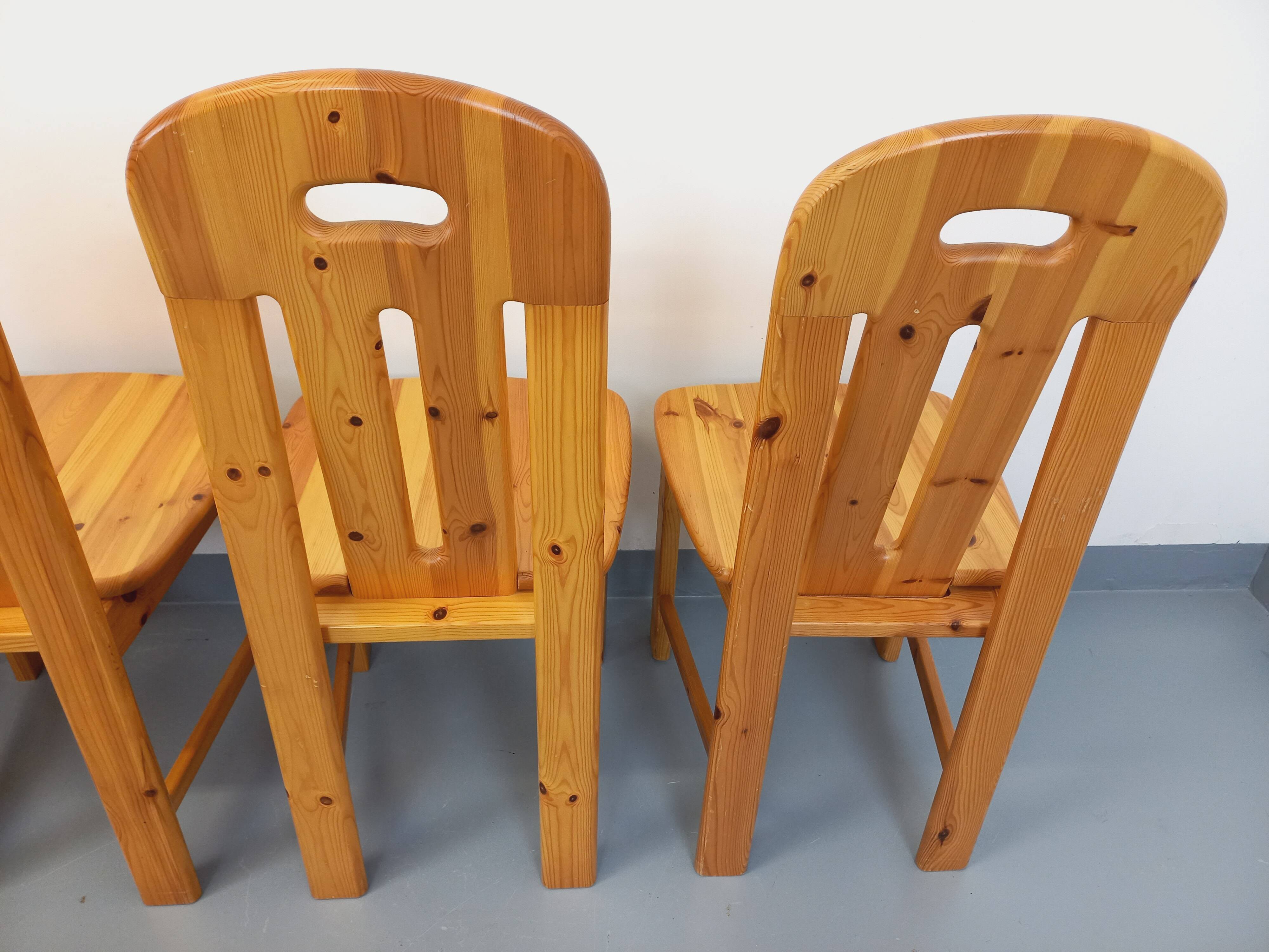 Set of 4 vintage pine chairs from the 70s and 80s