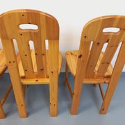Suite de 4 chaises vintage en pin des années 70 80