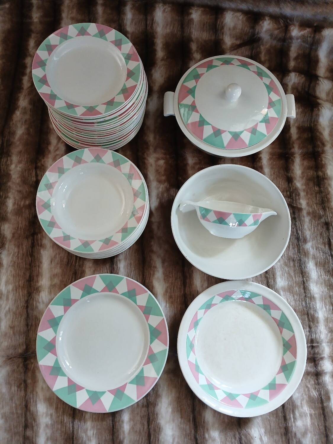 Antique soup tureen from Digoin and Sarreguemines