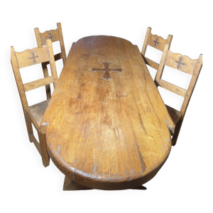 Table de monastère avec - croix