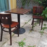 Bistro table and its two chairs