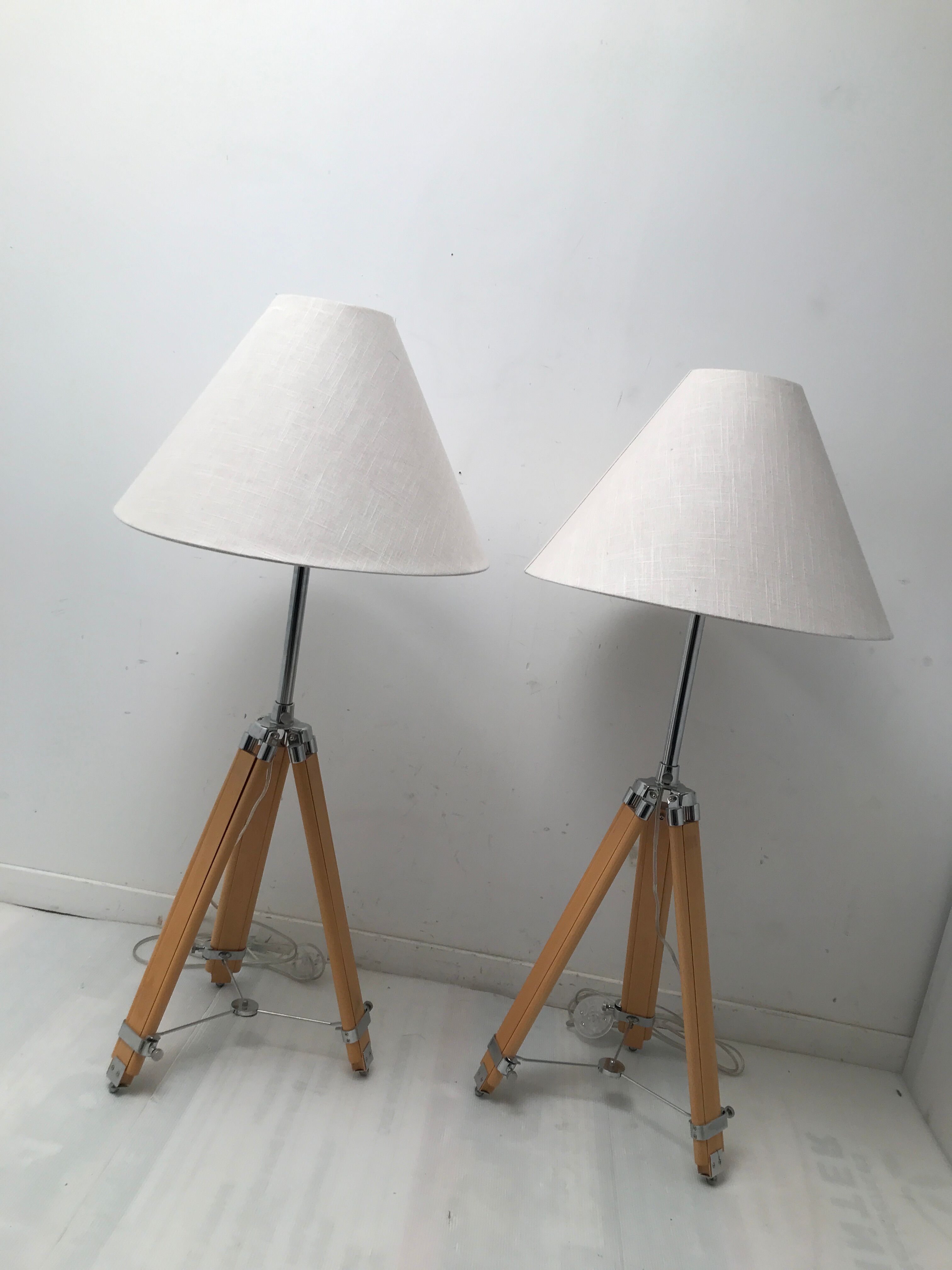 Paire de lampe de chevet trépied
